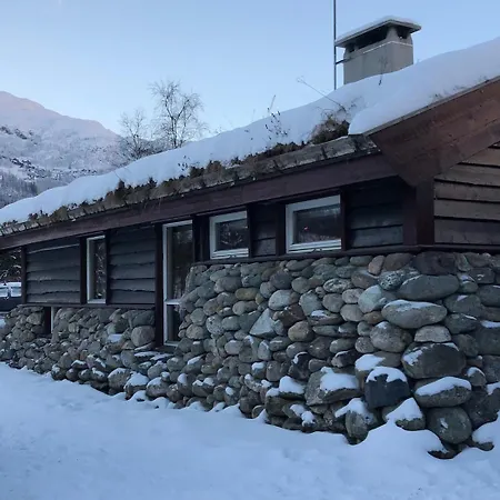 Cozy And Location Mountain Town Apartment